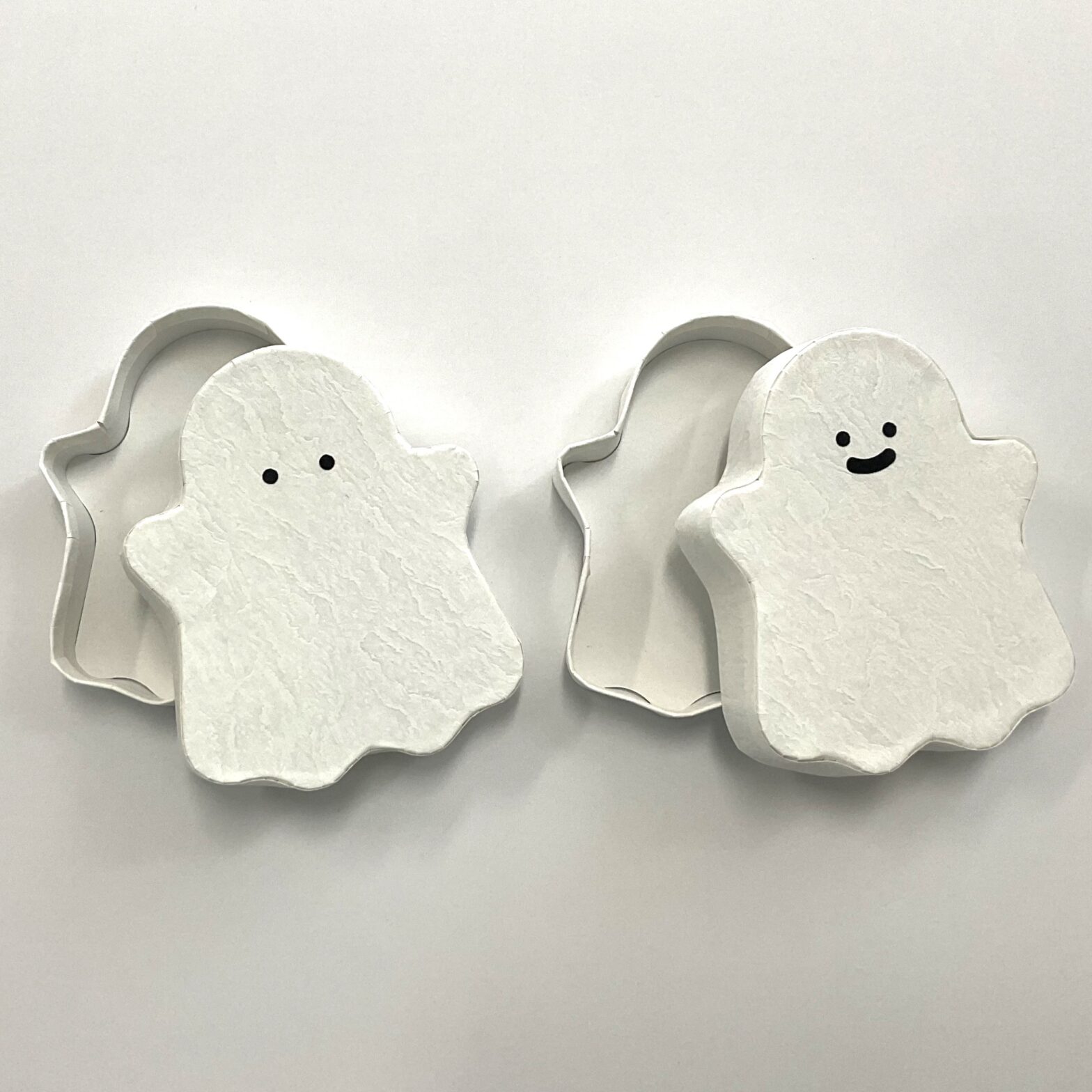 貼り箱 開発例 ハロウィンおばけの貼り箱　ギフトボックス【緩衝材・梱包箱・貼り箱の株式会社サンエコー】